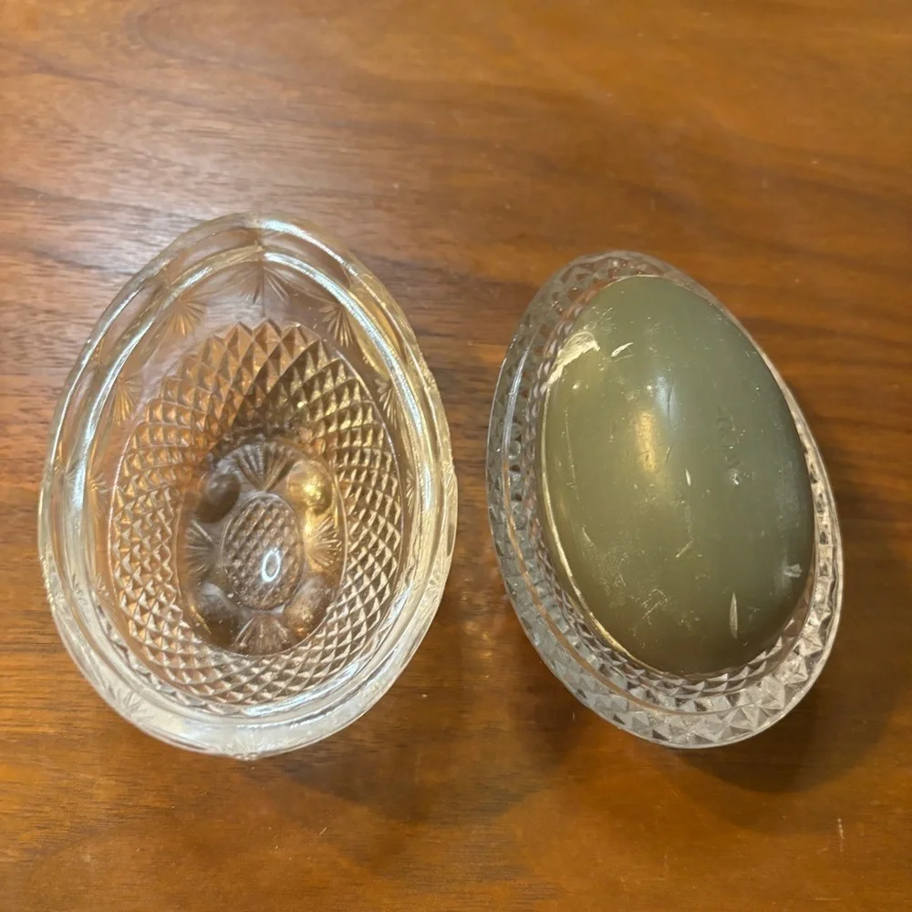 New Vintage Avon Mother's Day Glass Fostoria Egg Soap Dish With original Soap